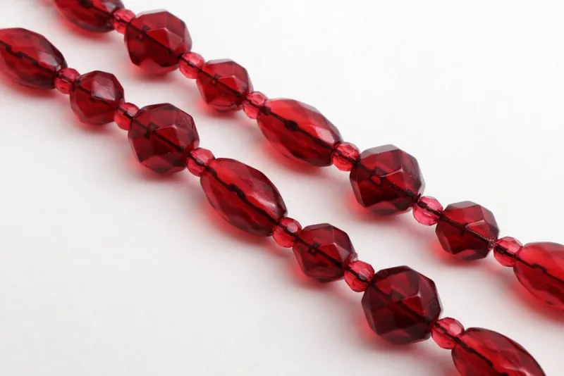 Pamono Vintage Red Long Amber Necklace, 1960s> Necklaces