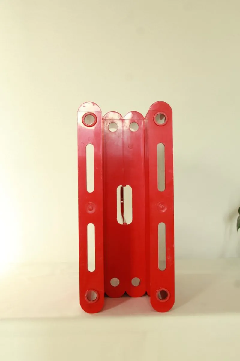 Pamono Vintage Red Plastic Carminio Magazine Holder by Giotto Stoppino for Kartell, Italy, 1980s> Magazine Racks