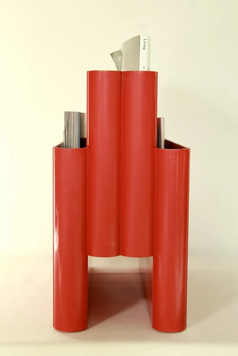 Pamono Vintage Red Plastic Carminio Magazine Holder by Giotto Stoppino for Kartell, Italy, 1980s> Magazine Racks