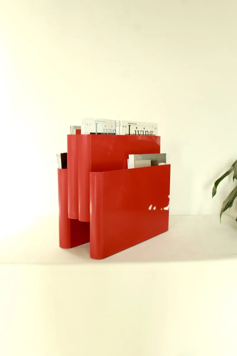 Pamono Vintage Red Plastic Carminio Magazine Holder by Giotto Stoppino for Kartell, Italy, 1980s> Magazine Racks