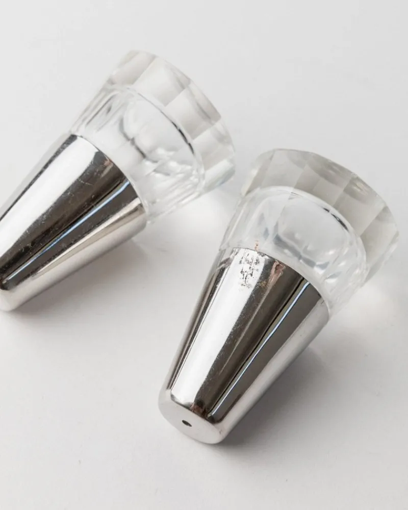 Pamono Vintage Salt and Pepper Shakers in Silver-Plated and Glass, 1950s, Set of 2> Salt & Pepper Shakers