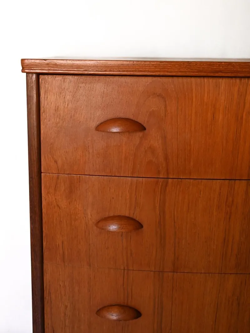 Pamono Vintage Scandinavian Chest of Drawers with Shell Handles, 1950s> Dressers, Commodes & Chests