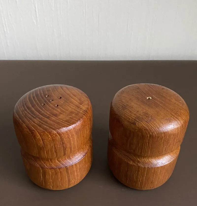 New Pamono Vintage Scandinavian Salt and Pepper Shakers in Teak, 1960s, Set of 2