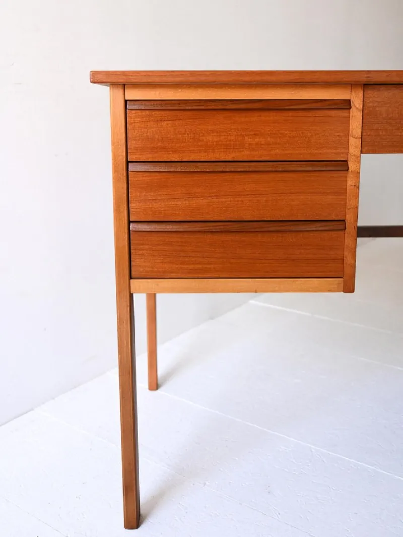 Online Pamono Vintage Scandinavian Teak Desk with Drawers, 1960s