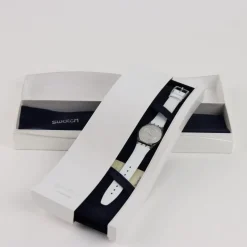 Hot Pamono Vintage Skin Lustrous Bliss Sfz106 Watch from Swatch, Switzerland