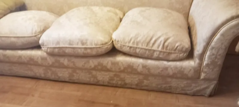 Pamono Vintage Sofa and Armchairs with Down and Damask Fabric, 1970s, Set of 3> Living Room Sets