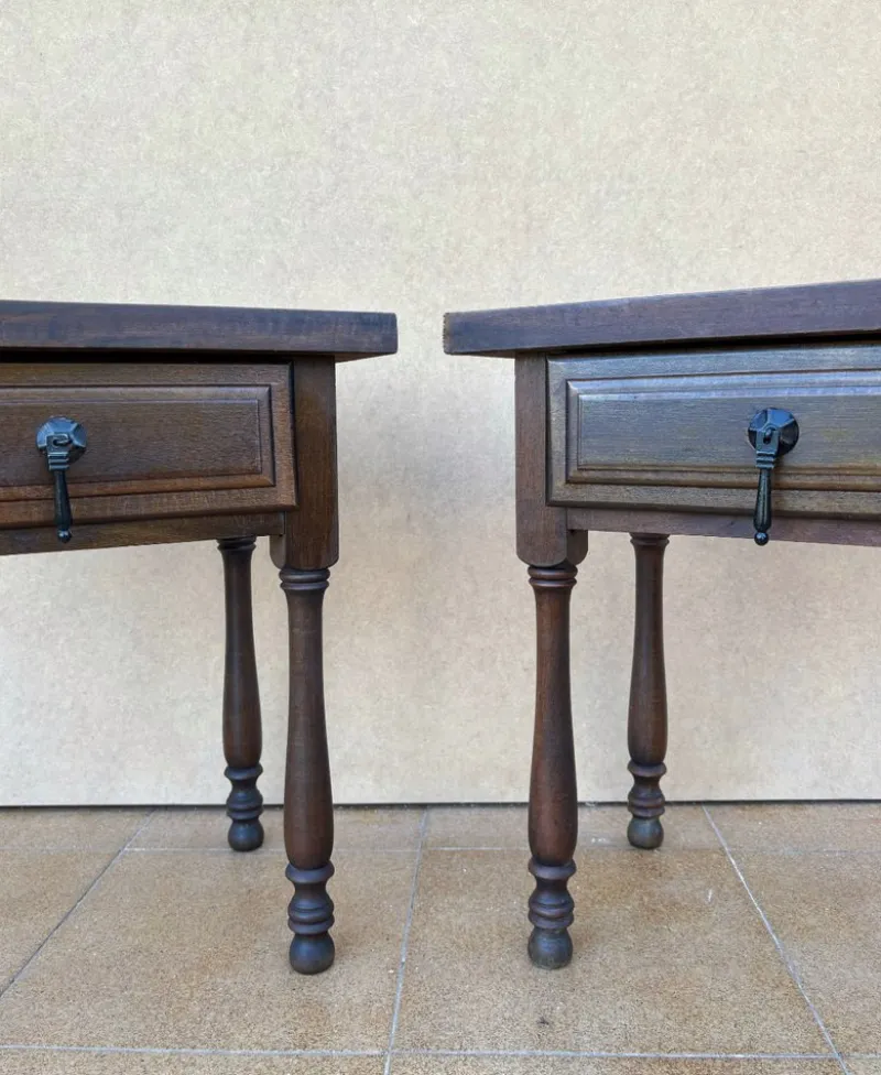 Pamono Vintage Spanish Bedside Tables with Drawer, 1940, Set of 2> Nightstands