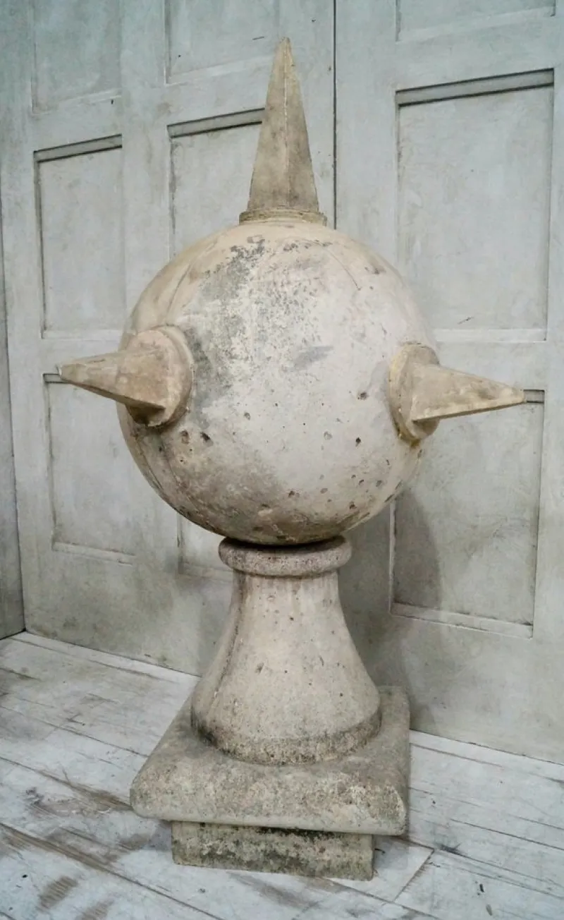 Pamono Vintage Stone Pier Caps, Set of 2> Garden Accessories