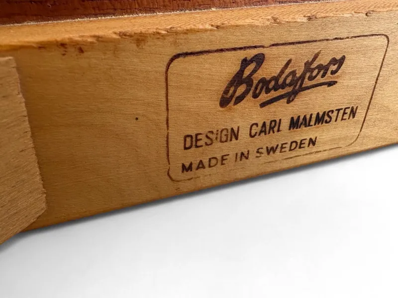 Sale Pamono Vintage Swedish Chairs and Triangular Coffee Table by Carl Malmsten for Bodafors, 1950s, Set of 3