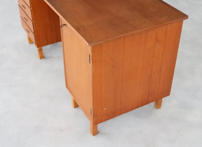 Pamono Vintage Swedish Desk in Teak, 1960s