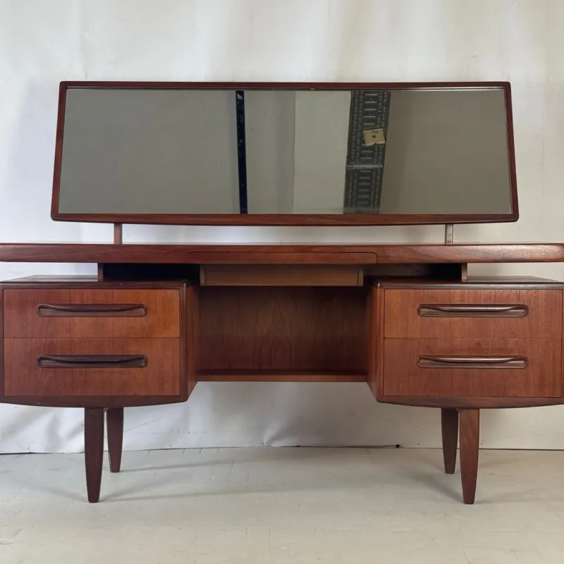 Pamono Vintage Teak Fresco Dresser by Viktor Wilkins for G-Plan, 1960s> Dressers, Commodes & Chests