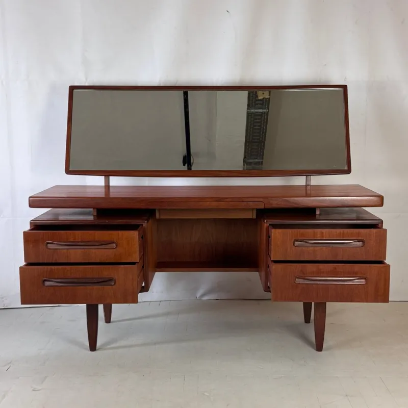 Pamono Vintage Teak Fresco Dresser by Viktor Wilkins for G-Plan, 1960s> Dressers, Commodes & Chests