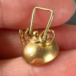 Pamono Vintage Teapot 18k Yellow Gold Charm Pendant, 1960s><noscript><img width=