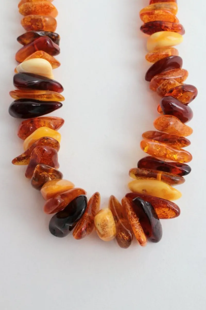 Pamono Vintage Three Amber Necklaces, 1960s, Set of 3> Necklaces