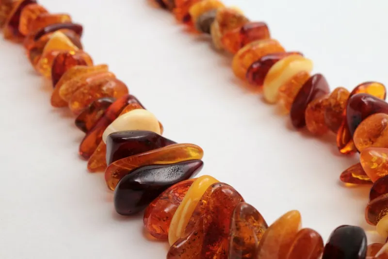 Pamono Vintage Three Amber Necklaces, 1960s, Set of 3> Necklaces