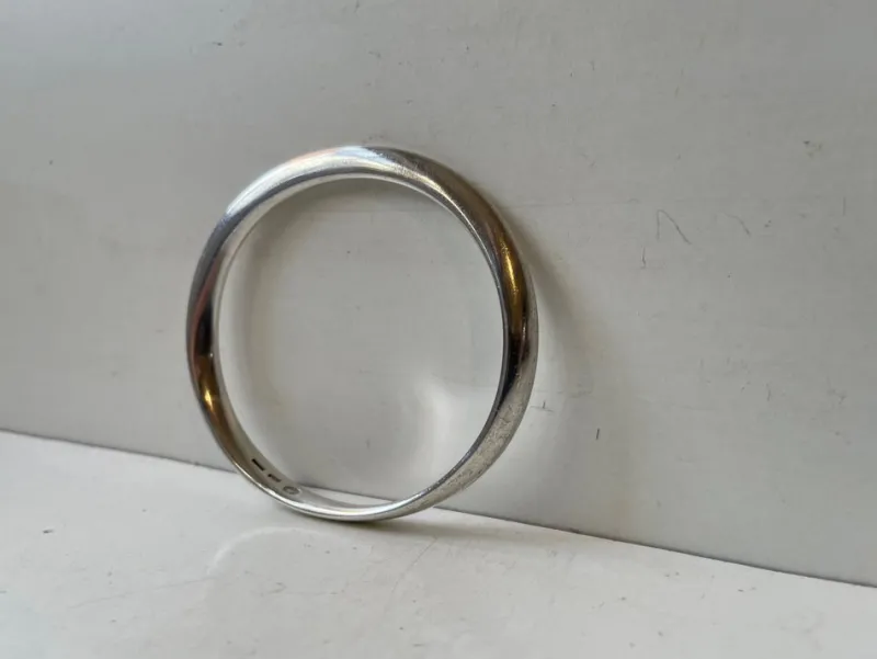 Pamono Vintage Twisted Silver Bracelet Bangle by Vivianna Torun Bülow-Hübe for Georg Jensen, 1970s> Bracelets