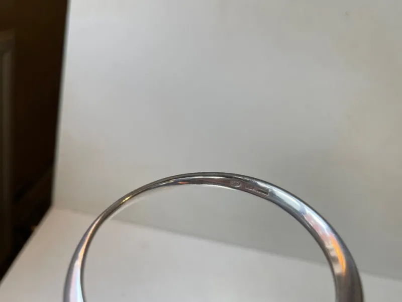 Pamono Vintage Twisted Silver Bracelet Bangle by Vivianna Torun Bülow-Hübe for Georg Jensen, 1970s> Bracelets