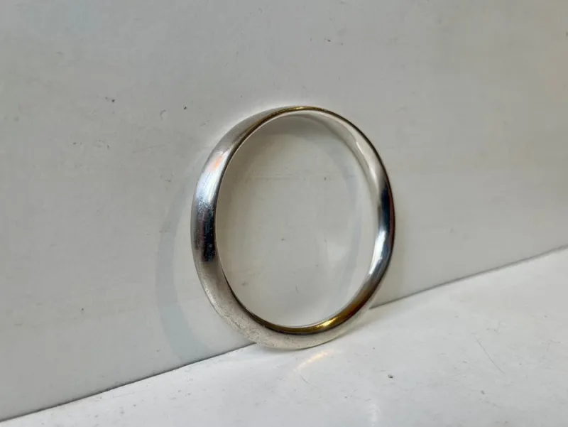 Pamono Vintage Twisted Silver Bracelet Bangle by Vivianna Torun Bülow-Hübe for Georg Jensen, 1970s> Bracelets