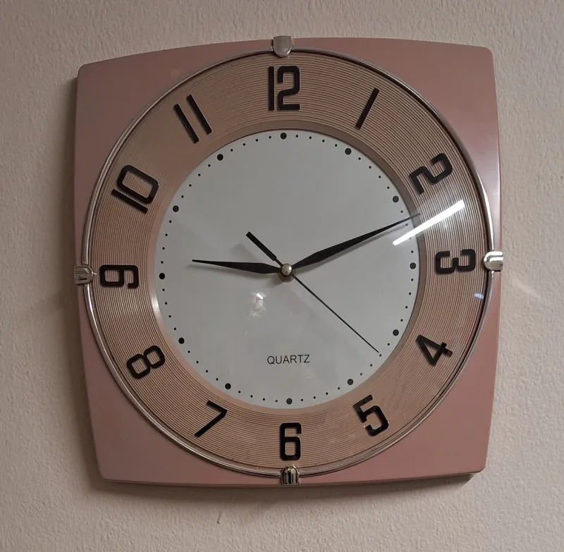Sale Pamono Vintage Wall Clock with Beige Plastic Case by Glunz, 1990s