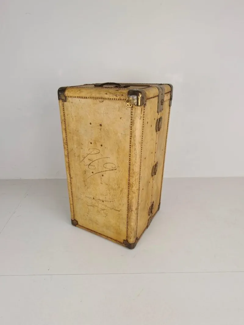 Pamono Vintage Wardrobe Steamer Trunk by Hartmann, 1930s> Trunks Crates & Baskets