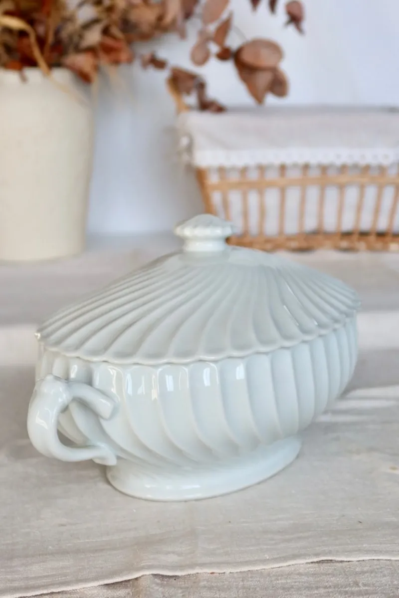 Hot Pamono Vintage White Porcelain Soup Tureen with Twists from Limoges Haviland, 1980s