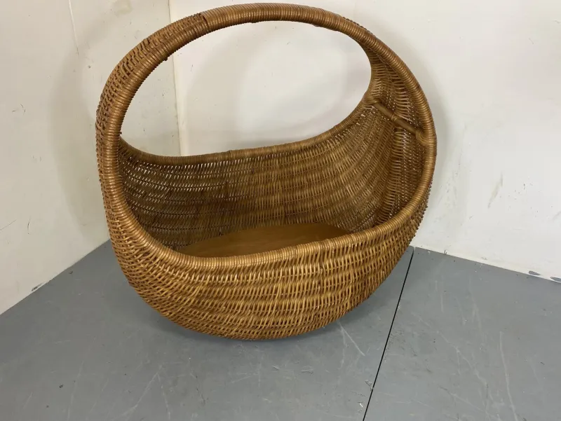 Pamono Vintage Wicker and Bamboo Basket Baby Bed attributed to Gebroeders Jonkers for Noordwolde, Netherlands, 1960s> Trunks Crates & Baskets