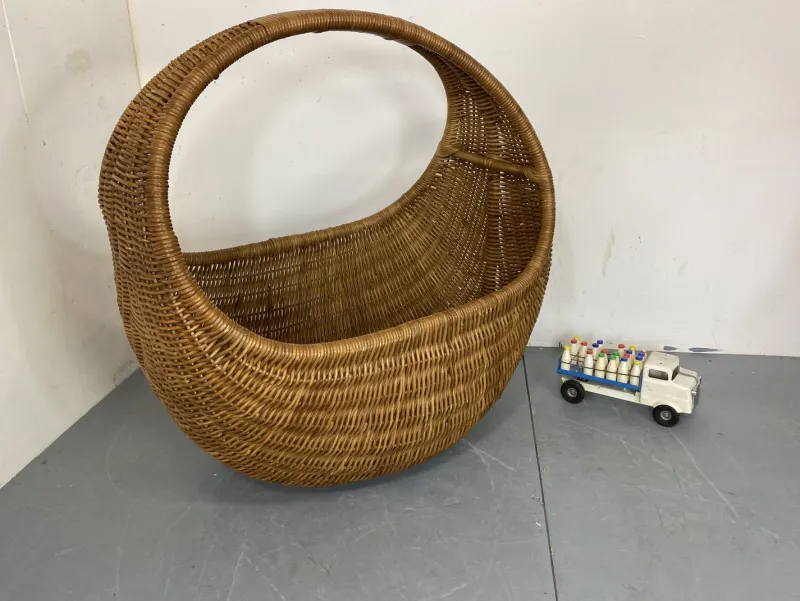 Pamono Vintage Wicker and Bamboo Basket Baby Bed attributed to Gebroeders Jonkers for Noordwolde, Netherlands, 1960s> Trunks Crates & Baskets