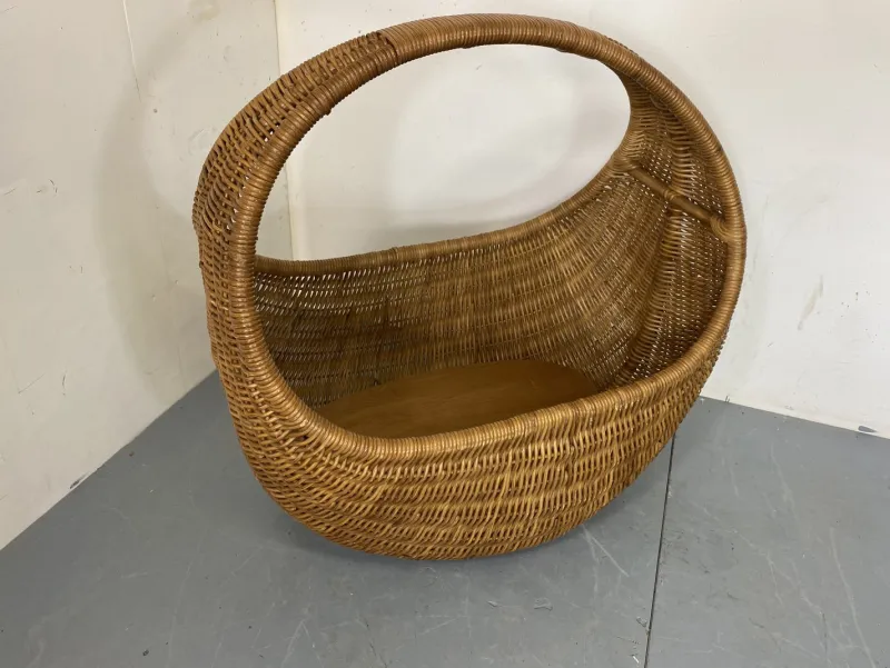 Pamono Vintage Wicker and Bamboo Basket Baby Bed attributed to Gebroeders Jonkers for Noordwolde, Netherlands, 1960s> Trunks Crates & Baskets