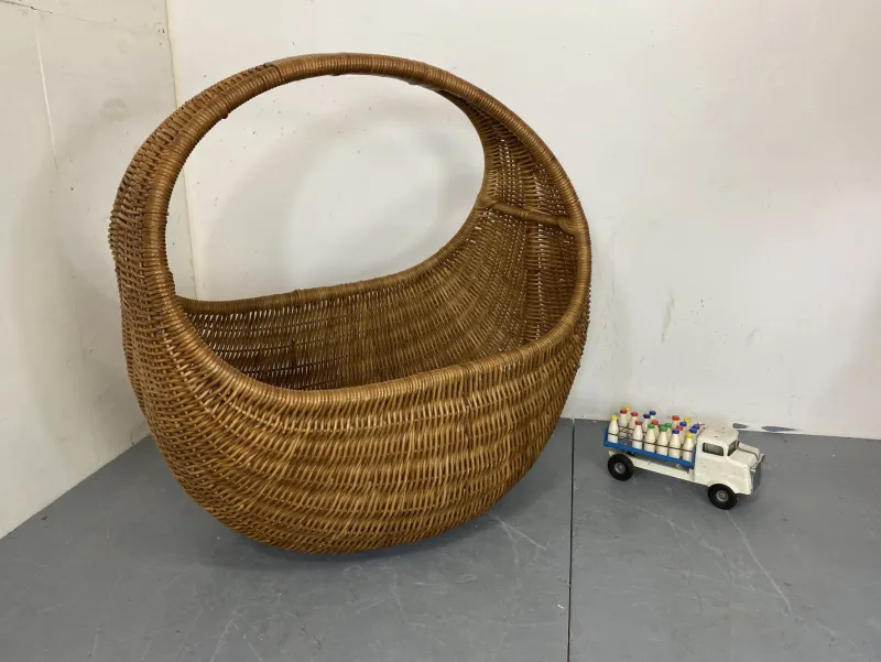 Pamono Vintage Wicker and Bamboo Basket Baby Bed attributed to Gebroeders Jonkers for Noordwolde, Netherlands, 1960s> Trunks Crates & Baskets