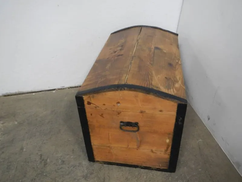 Pamono Vintage Wooden Trunk, 1950s> Trunks Crates & Baskets