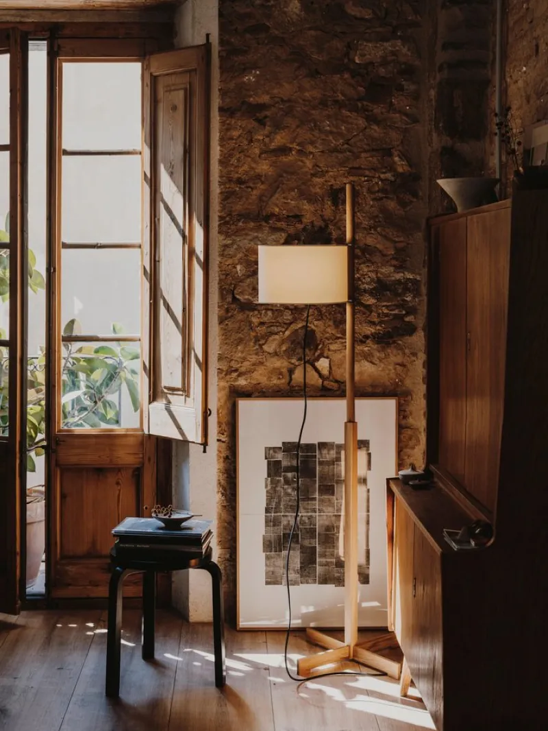 Pamono White and Beech Wood TMM Floor Lamp by Miguel Milá> Floor Lamps
