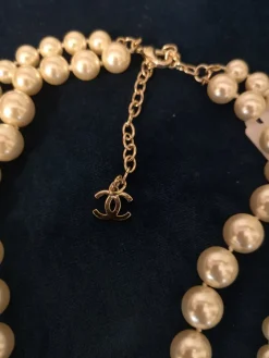 Pamono White and Gold Chanel Necklace Pendant from Chanel><noscript><img width=