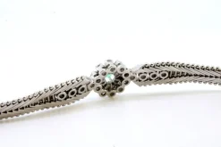 Best Pamono White Gold Bracelet with Herringbone-Shaped Links, Central Rosette with Emerald and Brilliant-Cut Diamonds