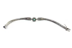 Best Pamono White Gold Bracelet with Herringbone-Shaped Links, Central Rosette with Emerald and Brilliant-Cut Diamonds