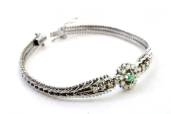 Best Pamono White Gold Bracelet with Herringbone-Shaped Links, Central Rosette with Emerald and Brilliant-Cut Diamonds