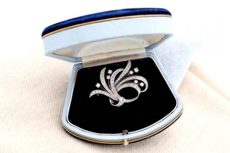 Pamono White Gold Brooch with Brilliant-Cut Diamonds and Applied Flakes> Brooches