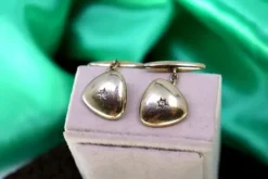 Pamono White Gold Cufflinks in Concave Triangular Shape with Brilliant-Cut Diamonds, Set of 2