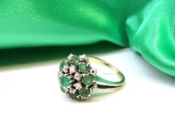 Pamono White Gold Ring with Brilliant-Cut Diamonds and Calibrated Emeralds> Rings