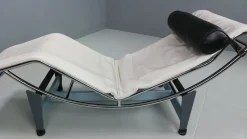 Hot Pamono White Leather LC4 Chaise Longue by Le Corbusier for Cassina, 1960s