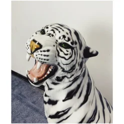 Pamono White Tiger Figurine in Ceramic by Ceramiche Boxer><noscript><img width=