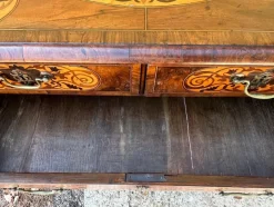 Hot Pamono William and Mary Walnut Inlaid Chest of Drawers, 17th Century