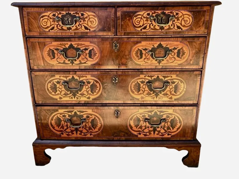 Hot Pamono William and Mary Walnut Inlaid Chest of Drawers, 17th Century