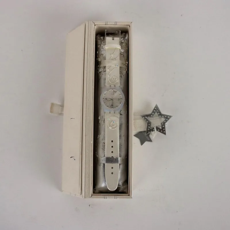 Hot Pamono Winter Day Christmas Watch from Swatch