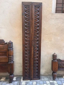 Pamono Wooden Bed with Scorpioni Family Coat of Arms, 17th Century><noscript><img width=